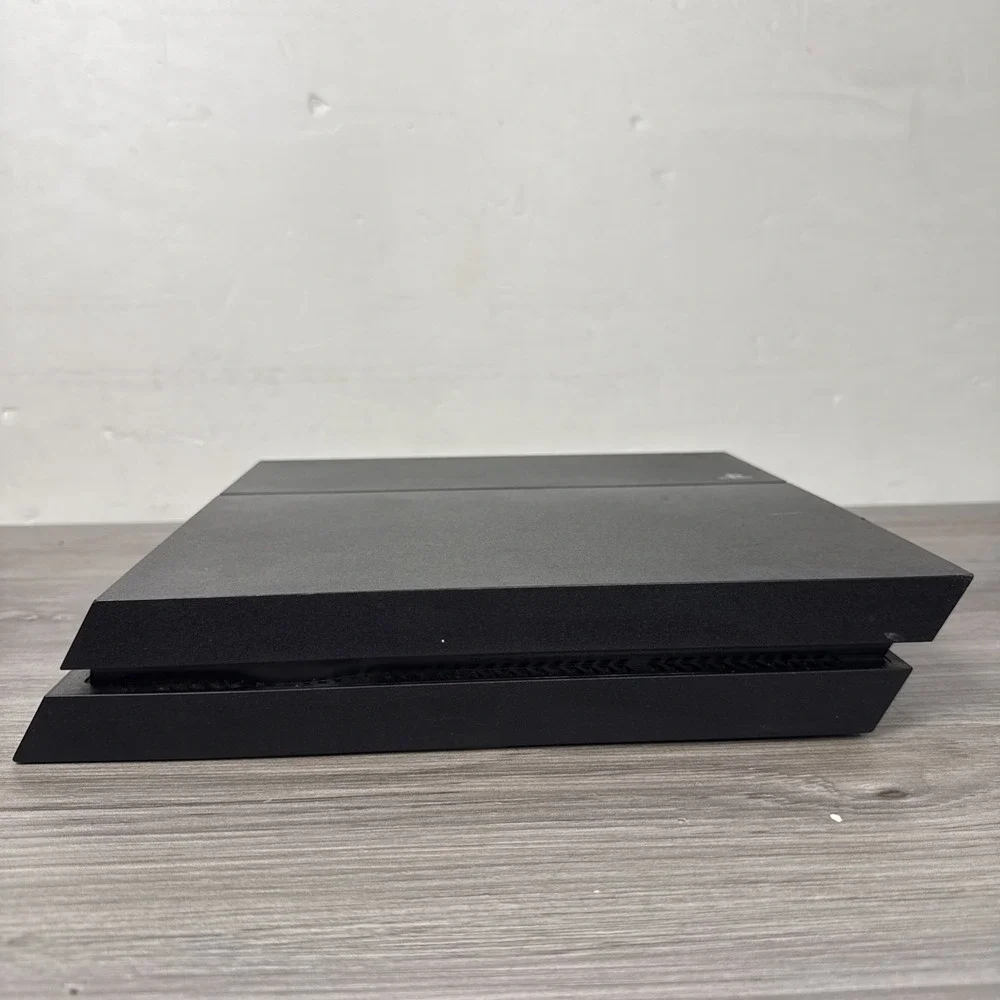Sony PlayStation 4 500GB CUH-1215A Console Bundle W/ 2 Games,Controllers